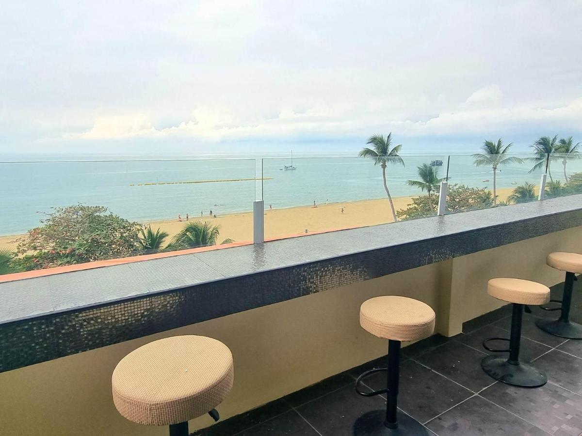 Happy Jomtien - Beachfront Praia de Jomtien Exterior foto