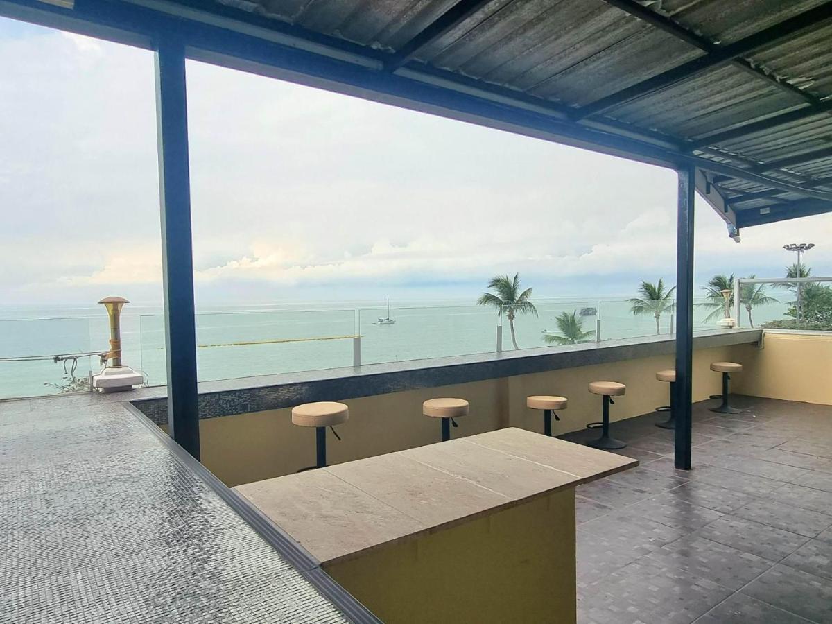 Happy Jomtien - Beachfront Praia de Jomtien Exterior foto