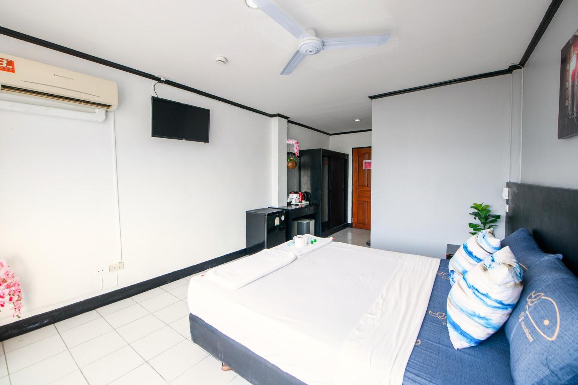Happy Jomtien - Beachfront Praia de Jomtien Exterior foto